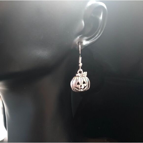 SILVER PUMPKIN JACK-O-LANTERN DANGLE EARRINGS - Picture 5 of 6